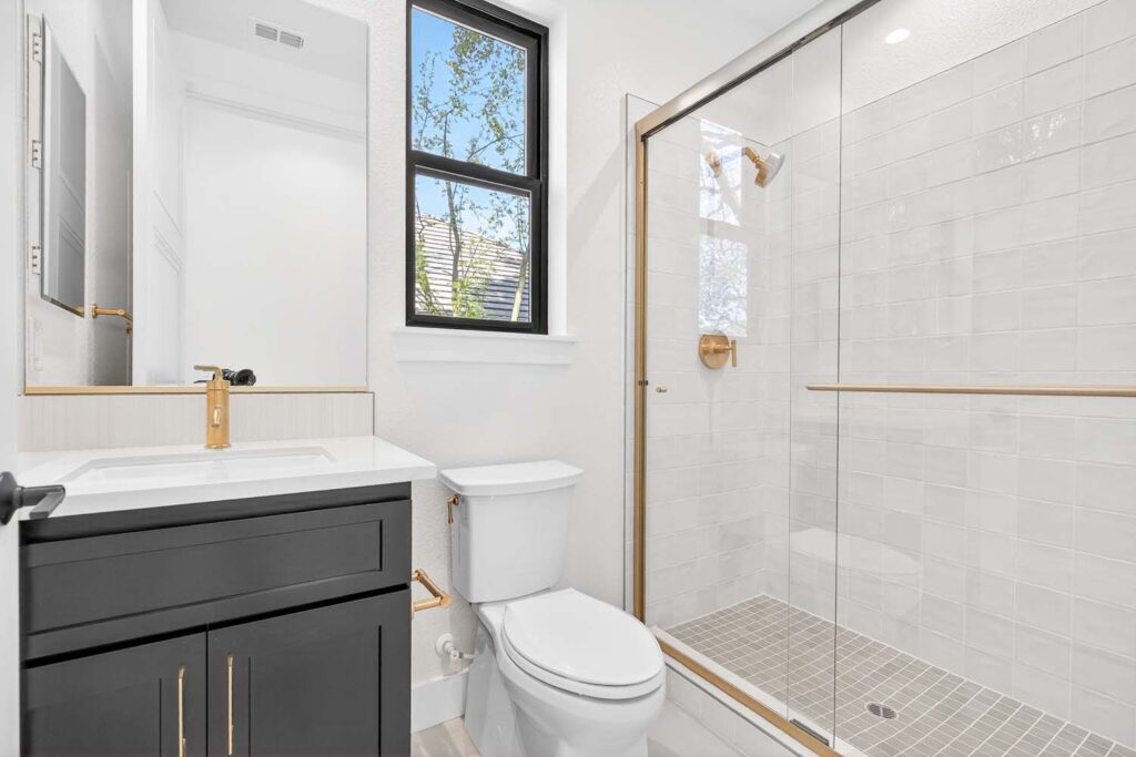 Bathroom 4 – Lot 1 – Residence 2 – Woodside Estates by Ponderosa Homes